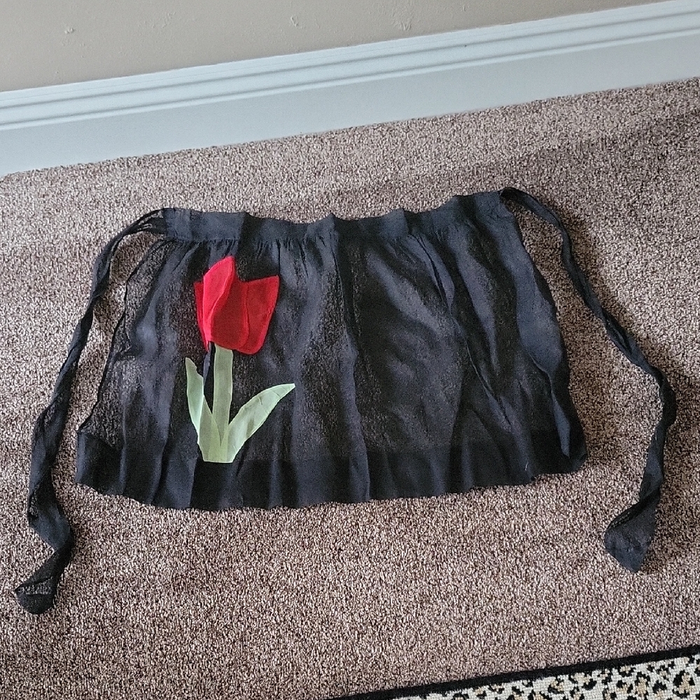 Apron with Red Tulip Design. Vintage.